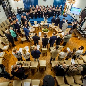 A Musica Beata Vegyeskar előadta Andorka Péter-Orgoványi Anikó: Szentendre c. dalt, zongorán kísért: Klausz Tamás, vezényelt Bokorné Forró Ágnes.