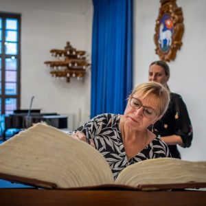 Fülöp Zsolt kezdeményezésére ezentúl beírják magukat a városkönyvbe mindazok, akik Szentendre történetébe beírták magukat.