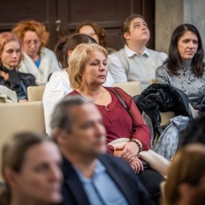 "Gyűjtögetjük minden nap a kis mustármagokat, ezekből tudunk mindannyian erőt meríteni."